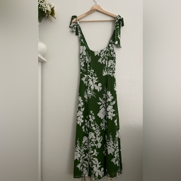 Reformation Twilight dress in green size 2 - Picture 5 of 8